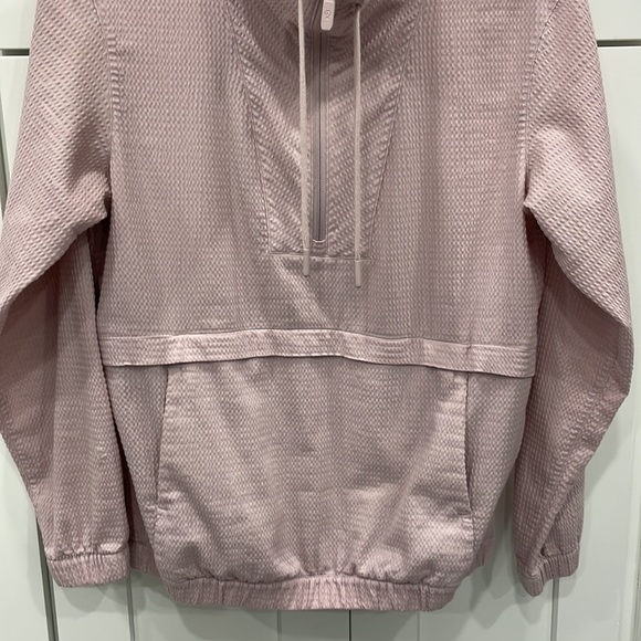 Lululemon Athletica 2020 Pack Light Pullover in Porcelain Pink - Picture 3 of 16